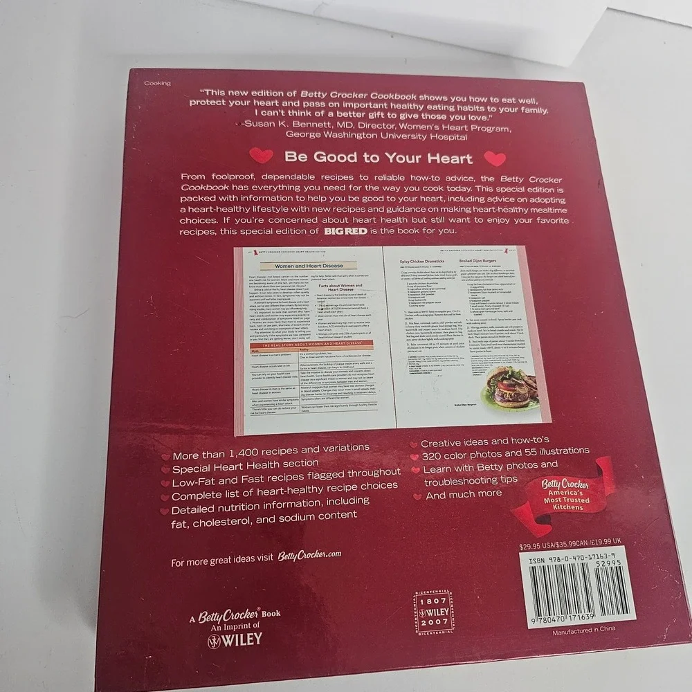 Betty Crocker Cookbook Heart Health Edition Ring Bound Binder 1400 Recipes‎ 2007